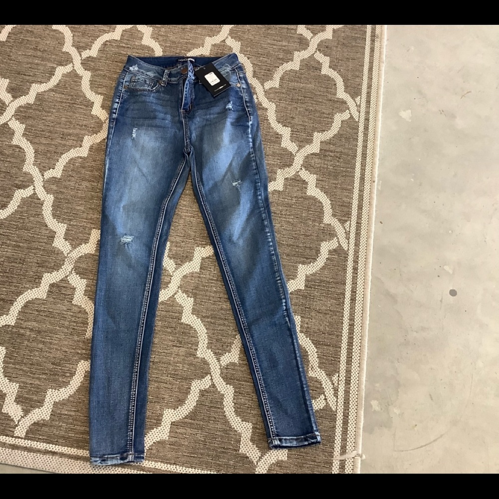 Brand new fashion nova distress jeans